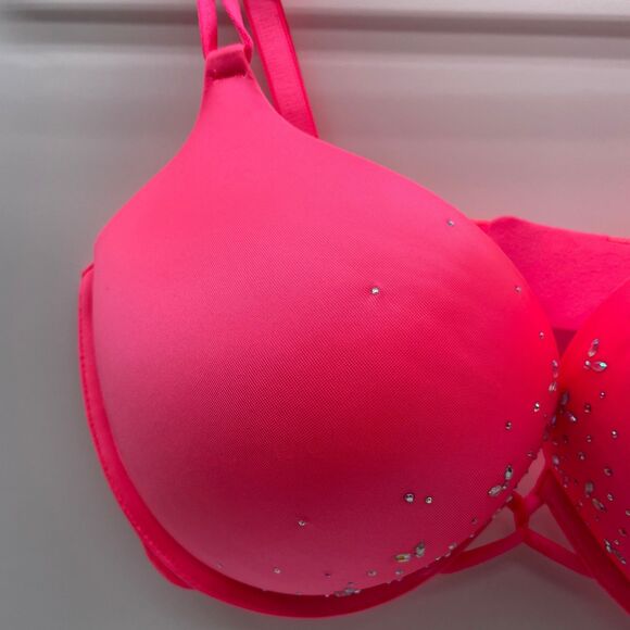 Victorias Secret Sz 36D Miraculous Plunge Bombshell Add 2 Cups Super Push Up Bra - Picture 3 of 7